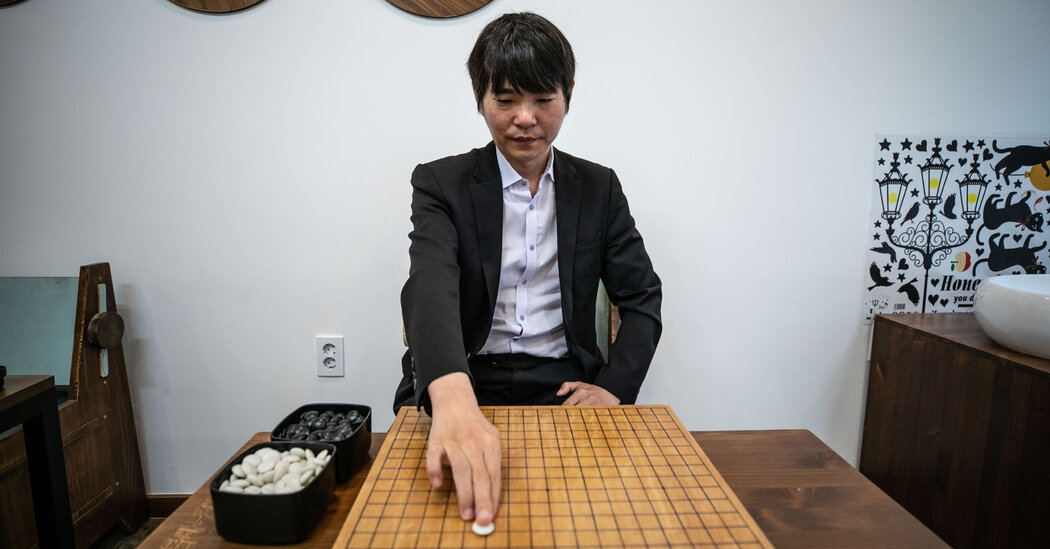 棋盘游戏围棋传奇人物被人工智能击败，警告：为下一步做好准备